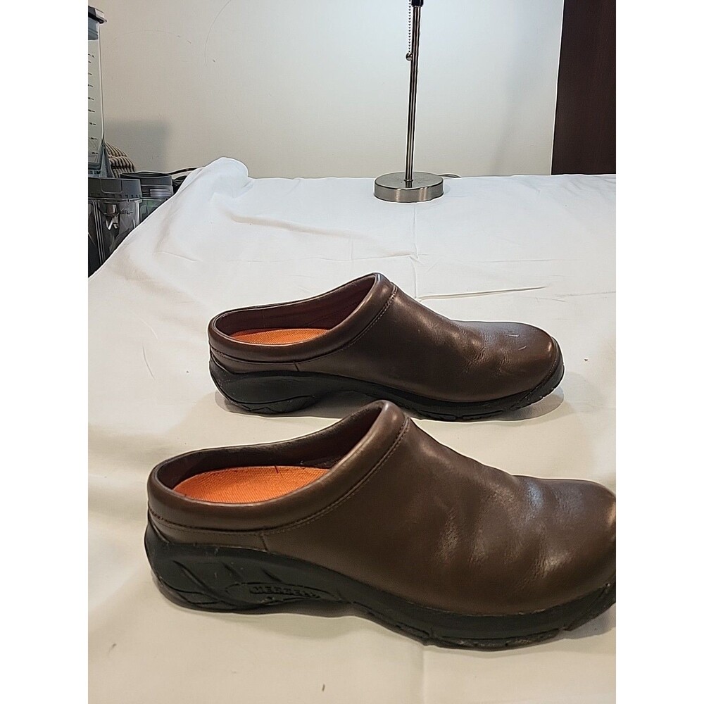 Merrell women's Size 11 Brown Leather Slip On Shoes In Very Good Condition - Picture 2 of 6